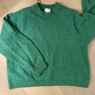 grüner pullover
