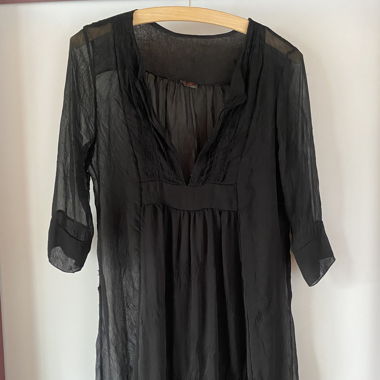 Robe noire transparente 