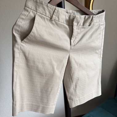 Elegant Bermudas