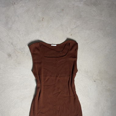 Brown sleeveless top with scoop neck 
