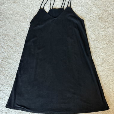 Schwarzes Trägerkleid