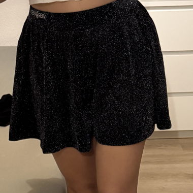 Mini-jupe noire à paillettes S