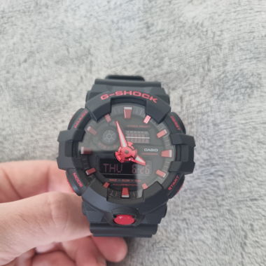 CASIO G-SHOCK GA-700BNR noir et rouge