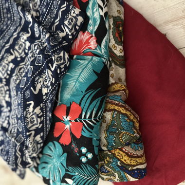 Summer Set: 4 light summer trousers, size M