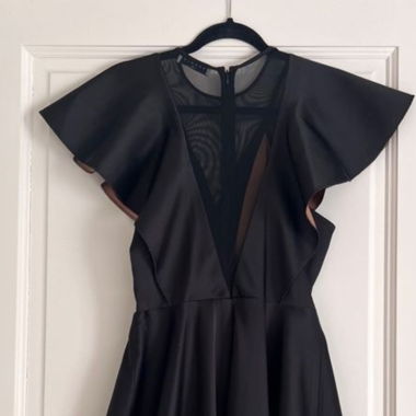 Neu!! Sandro sexy schwarzes Kleid!!
