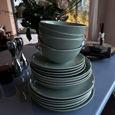 Set di piatti Ikea verde per 6