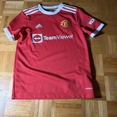 Manchester United shirt & shorts 11-12 yrs 152 cm