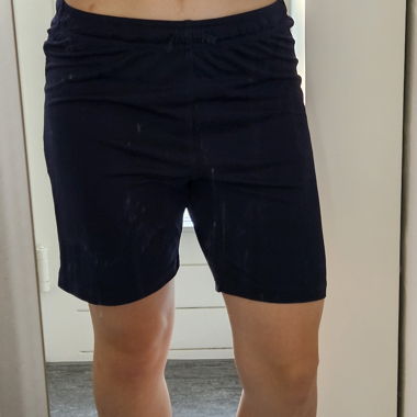 Dunkelblaue Sportshorts