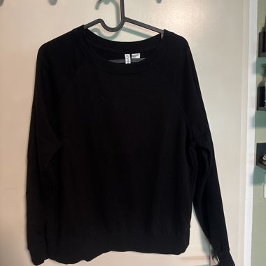 Black Sweatshirt Pullover