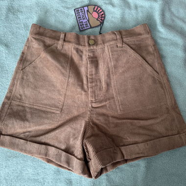 Shorts en velours côtelé marron, taille M