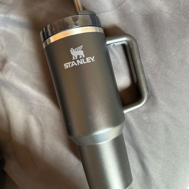 Stanley Thermobecher mit Strohhalm