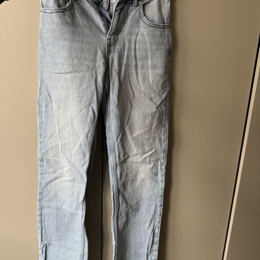 Pull&Bear light wash jeans EUR 34