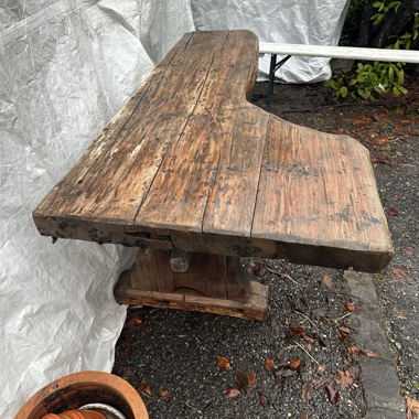 Tavolo in legno massiccio
