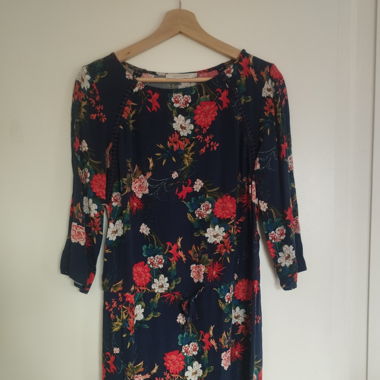 Joli robe à fleurs 