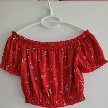 Rotes Oberteil
