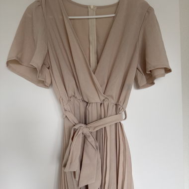 Tuta Beige elegante
