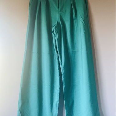 Weite Hose grün