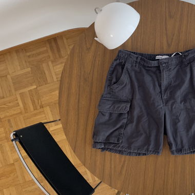 SCHWARZE CARGO-SHORTS