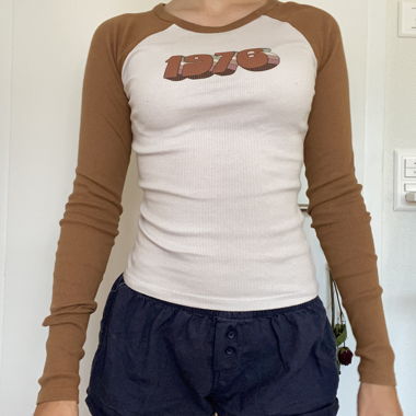 Ribbed Long Sleeve T-Shirt with 1976 Print