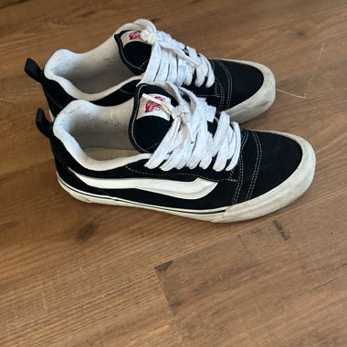 Sneaker Vans nero e bianco