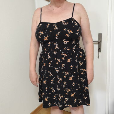 Schichtes Blumen-Sommerkleid