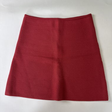 Red knit skirt with zipper