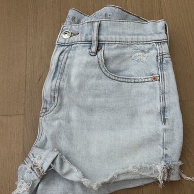 Shorts in denim light wash