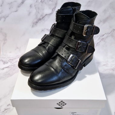 San Marina black leather ankle boots