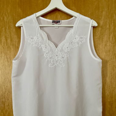 weisses Top mit Blumenmuster