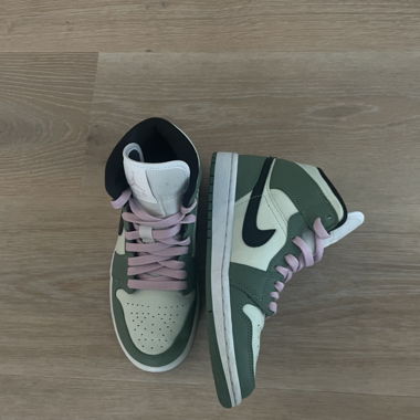 Air Jordan 1 Mid Dutch Green