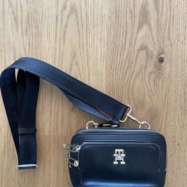 Tommy Hilfiger Umhängetasche 