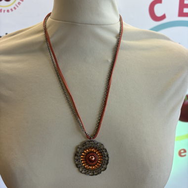 Collier pendentif fantaisie