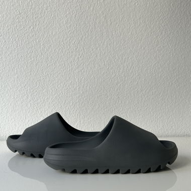 Adidas Yeezy Slides „Slate Grey“
