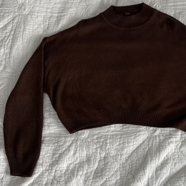 Brauner Pullover