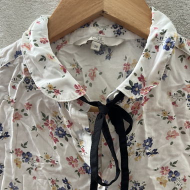 Bluse mit Blumen