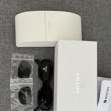 Prada Sunglasses PR 17WS