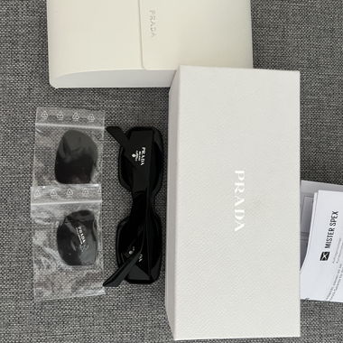 Lunettes Prada PR 17WS