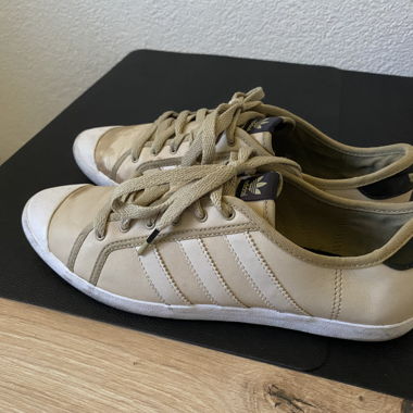 Adidas sneakers size 39