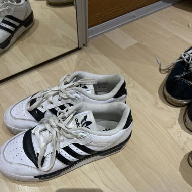Adidas Sneaker 
