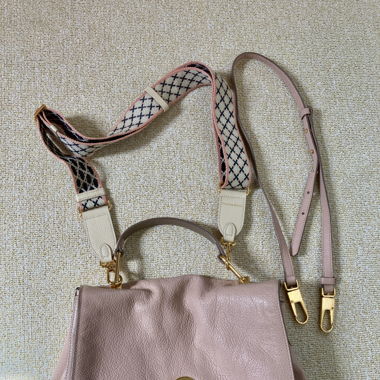 Tolle rosa Coccinelle-Handtasche Lyia - wie neu