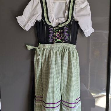 Dirndl con camicia
