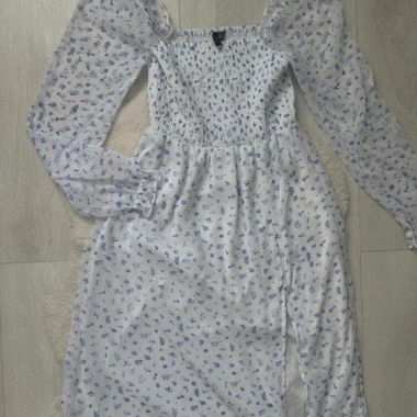 Blumen Kleid mit langen Aermeln