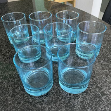 8 verres à boire bleus