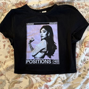 T-shirt crop Ariana Grande