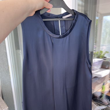 Top in raso Hemisphere blu