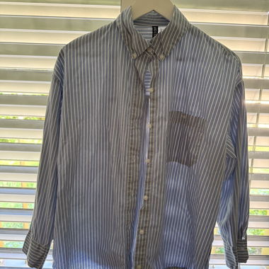 Blusa a righe blu e bianca