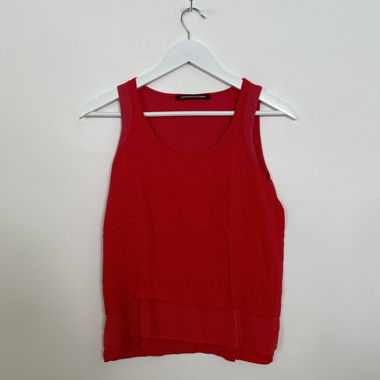 Top rosso senza maniche