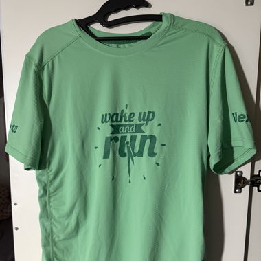 t-shirt de sport wake up and run