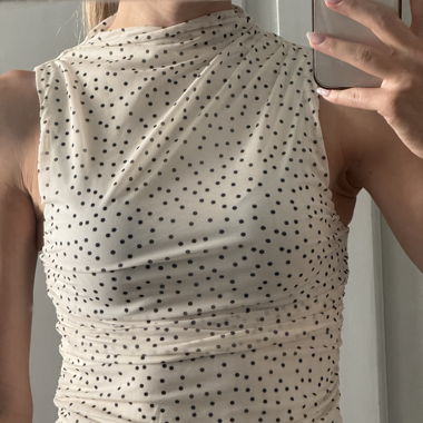 Haut sans manches à pois