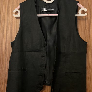 Gilet nero a manica corta in lino